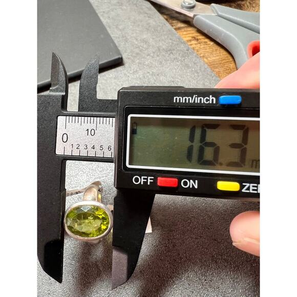 NEW size 7.5 oval cut peridot sterling silver ring 5.72 grams - Picture 8 of 16